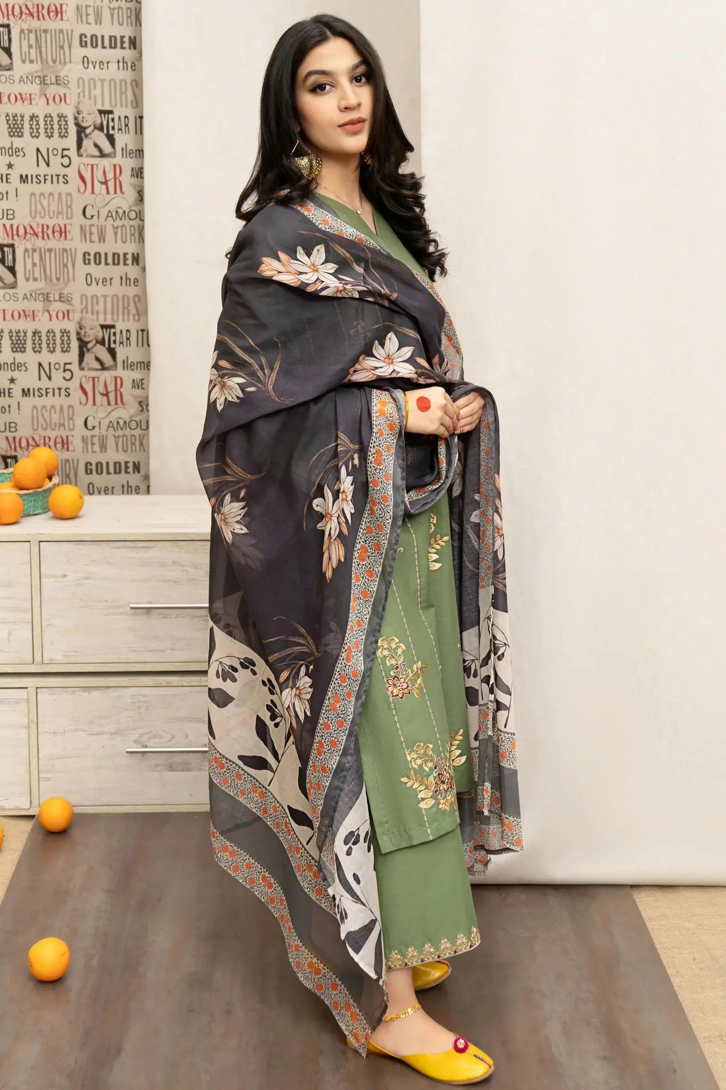 URGE DHANAK LUXURY UNSTITCHED EMB 3PC