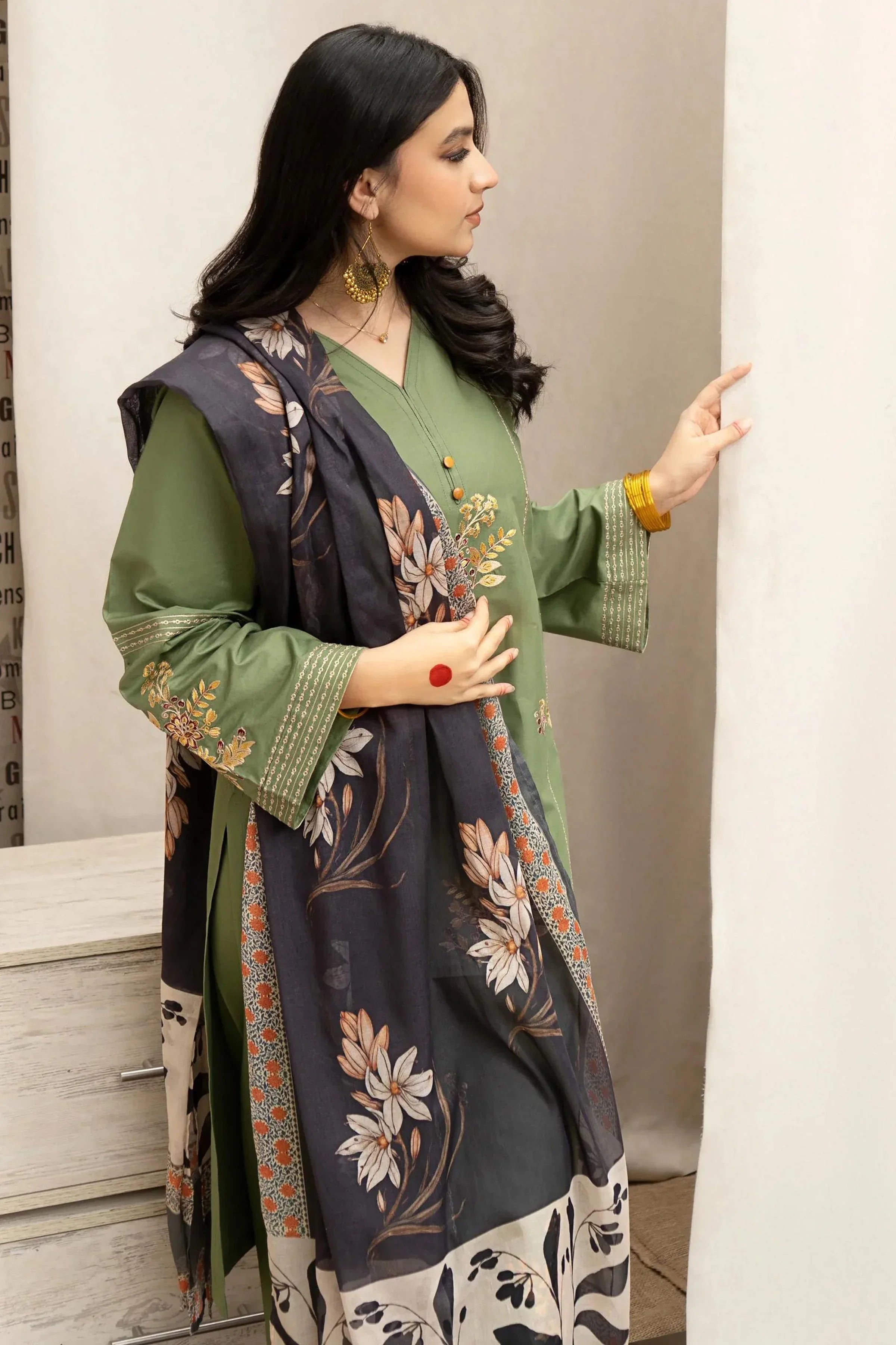 URGE DHANAK LUXURY UNSTITCHED EMB 3PC